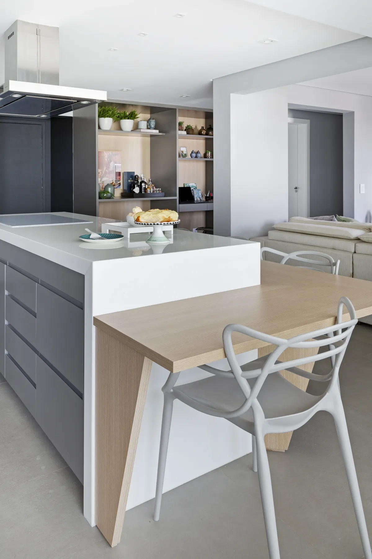 Cozinha do Apartamento Mont Blanc, projeto de interiores em Osasco - SP assinado pela Meira Martins (imagem 30 de 36)