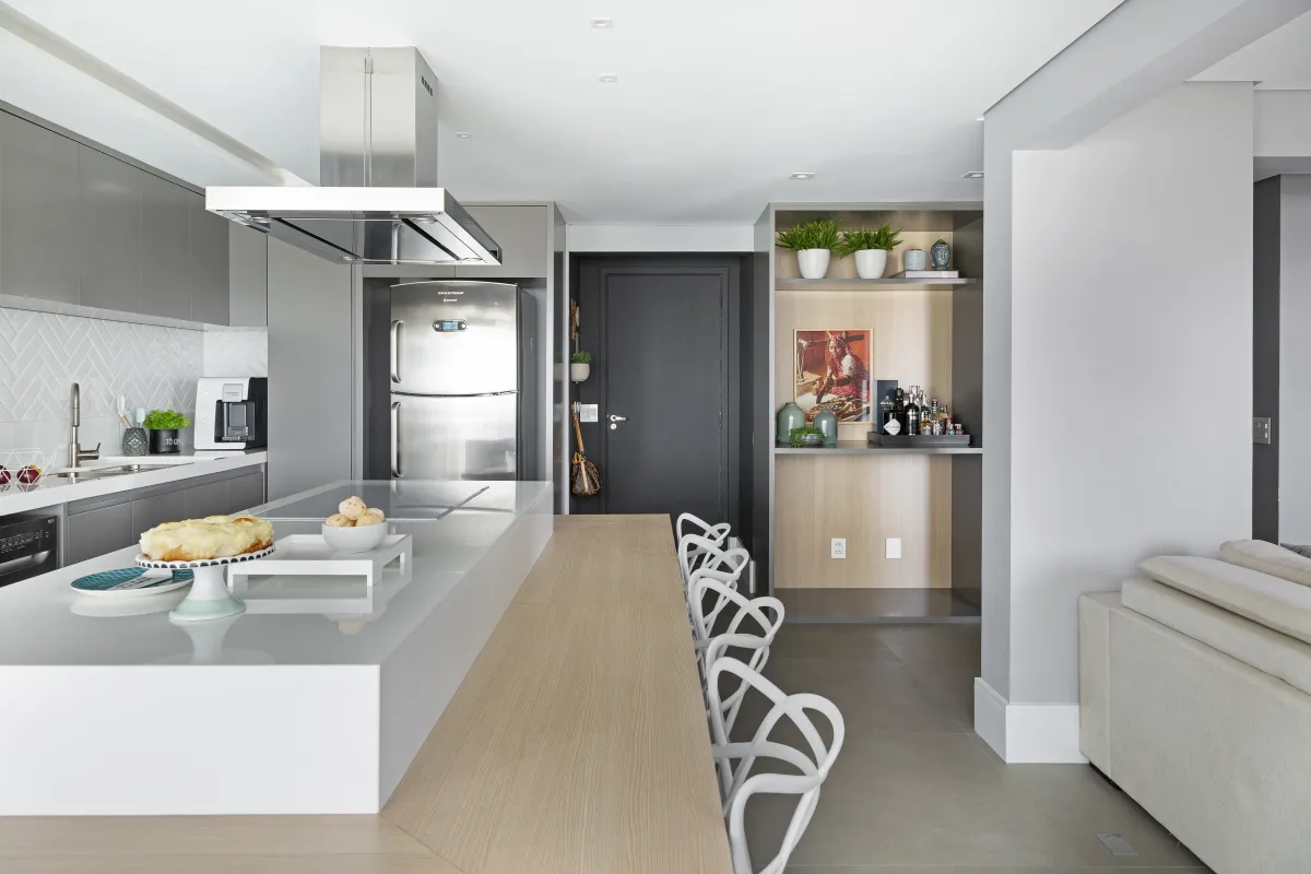 Cozinha do Apartamento Mont Blanc, projeto de interiores em Osasco - SP assinado pela Meira Martins (imagem 5 de 36)