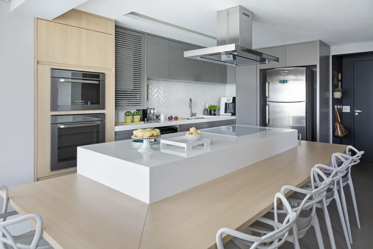 Cozinha do Apartamento Mont Blanc, projeto de interiores em Osasco - SP assinado pela Meira Martins (imagem 6 de 36)