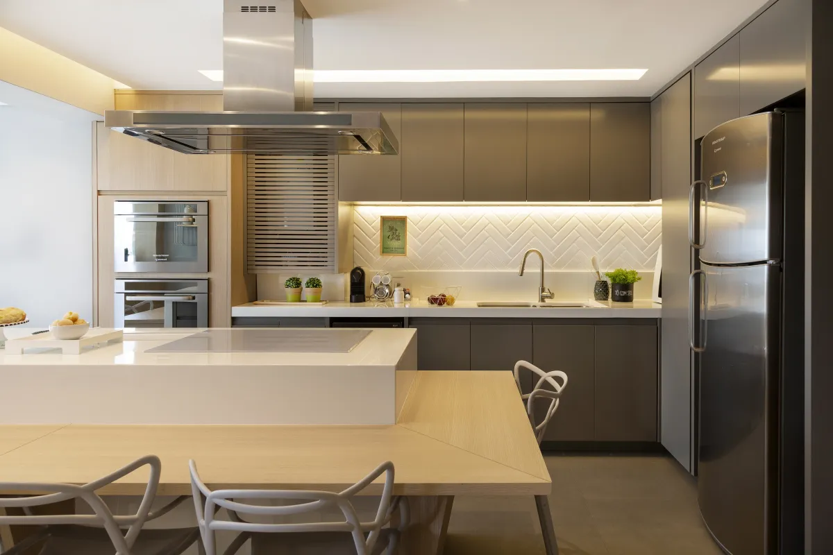 Cozinha do Apartamento Mont Blanc, projeto de interiores em Osasco - SP assinado pela Meira Martins (imagem 11 de 36)