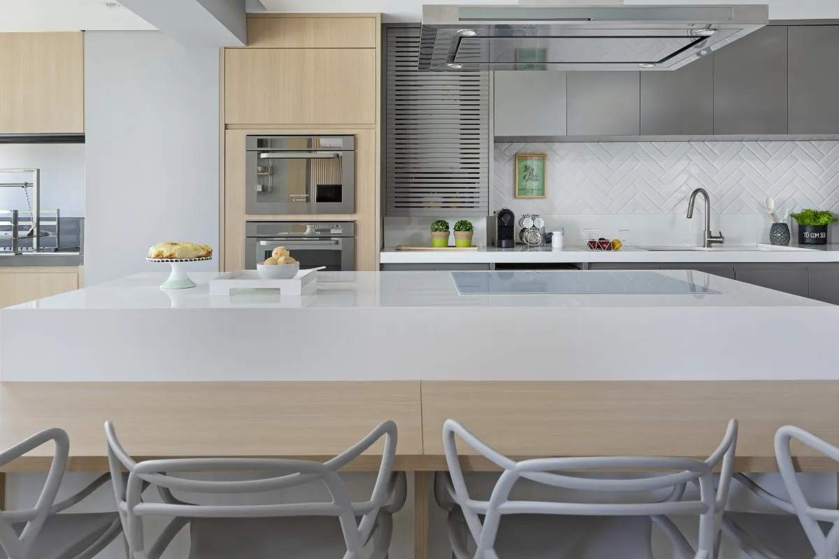Cozinha do Apartamento Mont Blanc, projeto de interiores em Osasco - SP assinado pela Meira Martins (imagem 19 de 36)