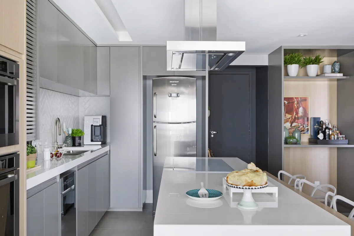 Cozinha do Apartamento Mont Blanc, projeto de interiores em Osasco - SP assinado pela Meira Martins (imagem 22 de 36)