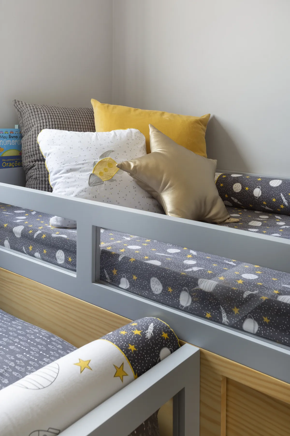 Quarto do Apartamento Mont Blanc, projeto de interiores em Osasco - SP assinado pela Meira Martins (imagem 9 de 17)