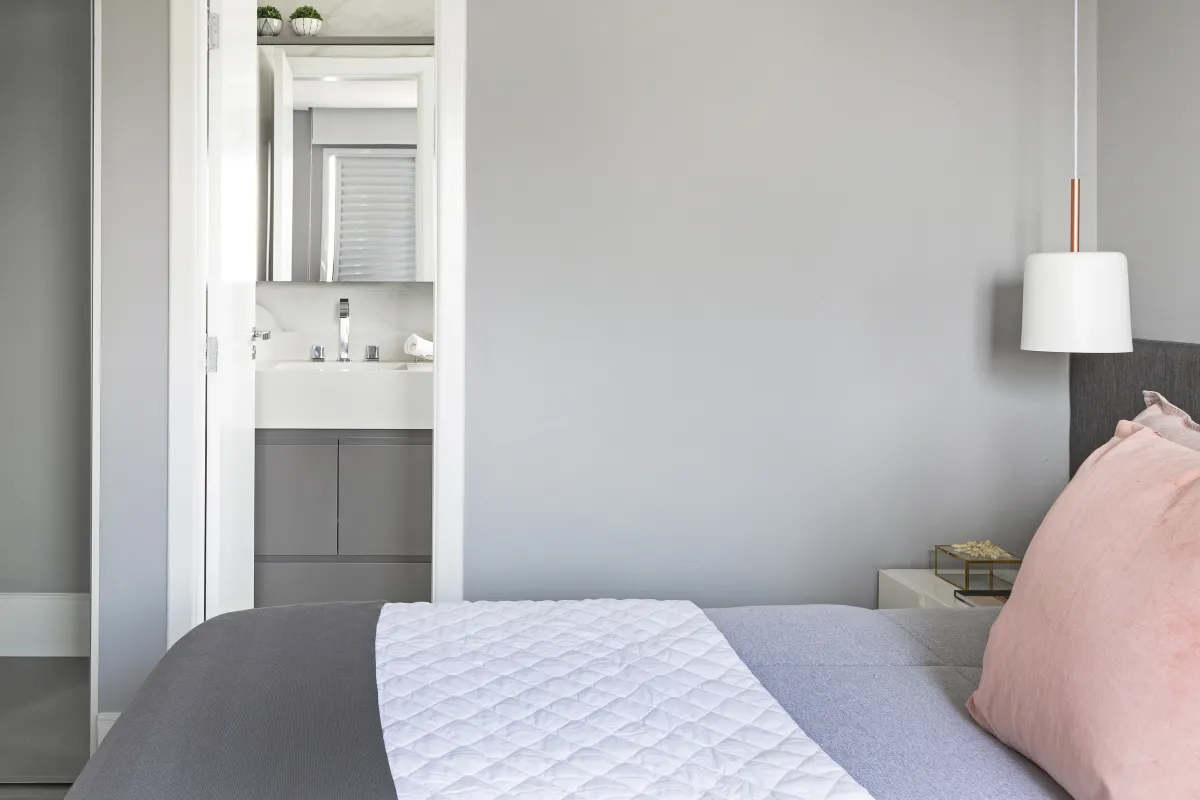 Quarto do Apartamento Mont Blanc, projeto de interiores em Osasco - SP assinado pela Meira Martins (imagem 3 de 17)