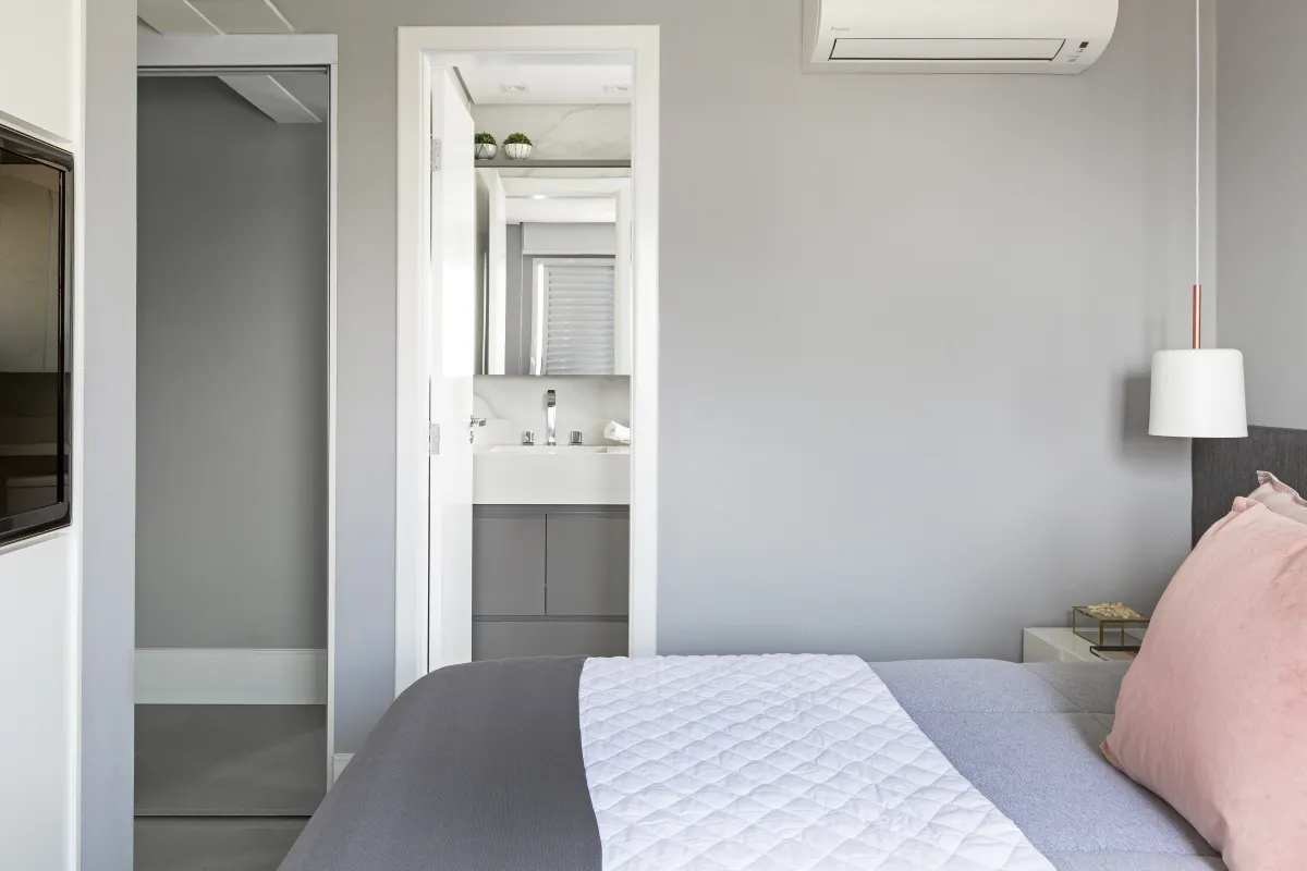 Quarto do Apartamento Mont Blanc, projeto de interiores em Osasco - SP assinado pela Meira Martins (imagem 4 de 17)