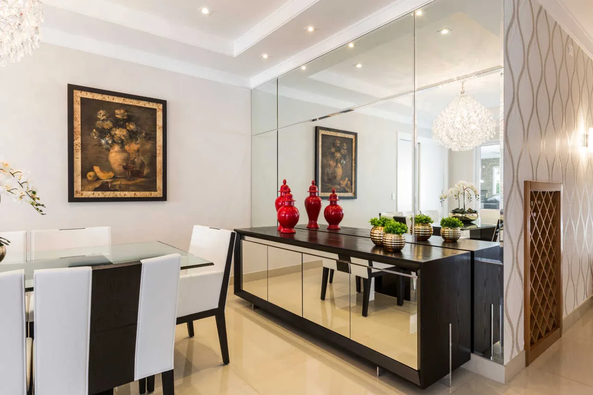 Sala de jantar da Casa Alpha Conde II, projeto de interiores em Alphaville, Barueri - SP assinado pela Meira Martins (imagem 7 de 8)