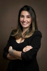 Arquiteta Camila Meira Martins em São Paulo, especialista em projetos de arquitetura e interiores
